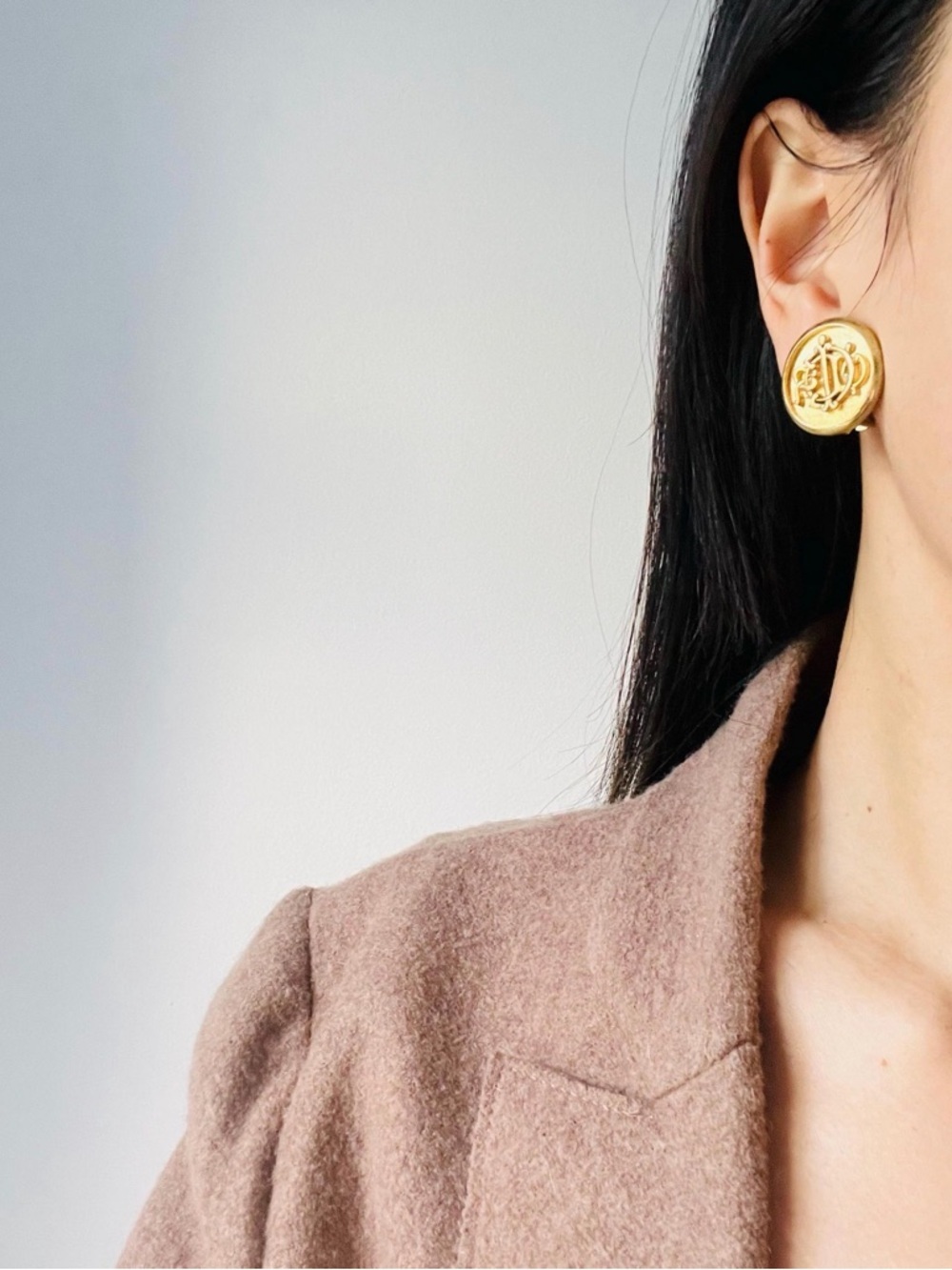 Christian Dior Vintage 1980’s Logo Gold Clip Coin Earrings 1.25” Round Statement - Picture 12 of 13